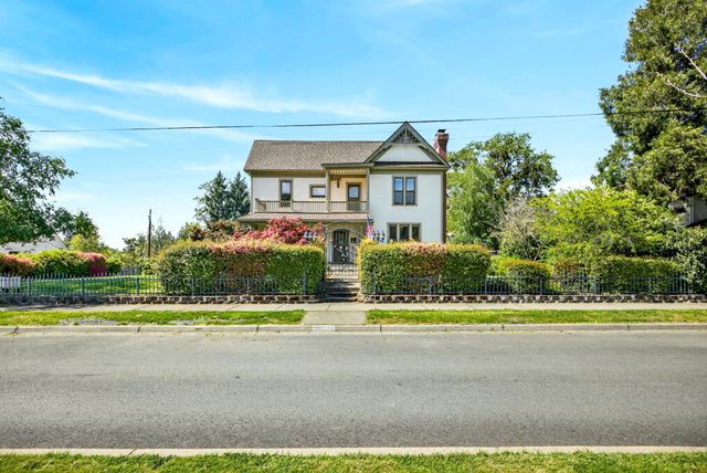 1002 NW Washington Boulevard, Grants Pass, OR 97526