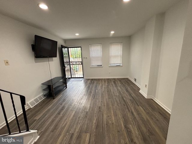 524 N NATRONA ST, Philadelphia, PA 19104