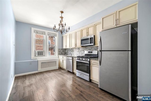 678 Anderson Avenue, Cliffside Park, NJ 07010