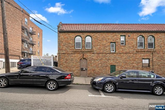 678 Anderson Avenue, Cliffside Park, NJ 07010