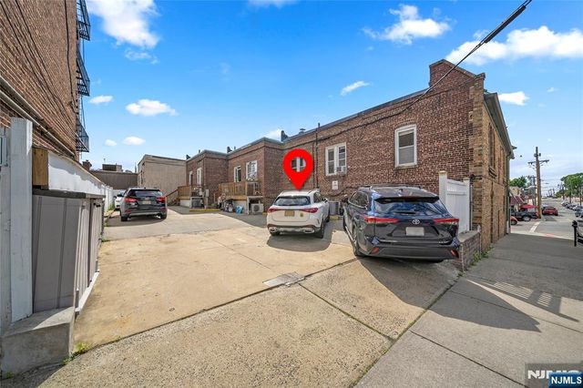 678 Anderson Avenue, Cliffside Park, NJ 07010