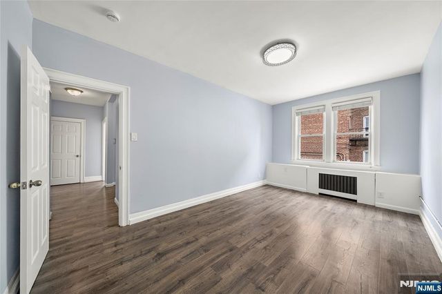 678 Anderson Avenue, Cliffside Park, NJ 07010