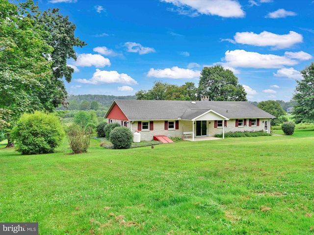20 BROOKSIDE RD, Pine Grove, PA 17963