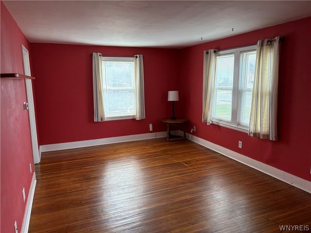 285 Barnsdale Avenue, West Seneca, NY 14224