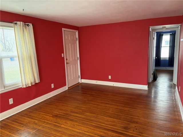 285 Barnsdale Avenue, West Seneca, NY 14224