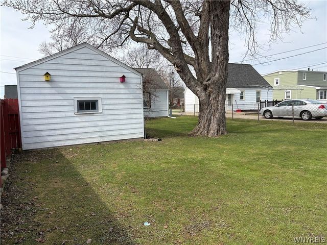 285 Barnsdale Avenue, West Seneca, NY 14224