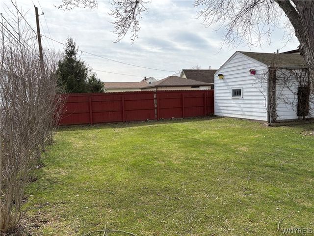 285 Barnsdale Avenue, West Seneca, NY 14224