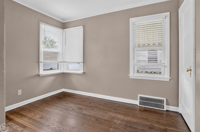 8299 Superior Avenue, Center Line, MI 48015