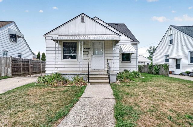 8299 Superior Avenue, Center Line, MI 48015