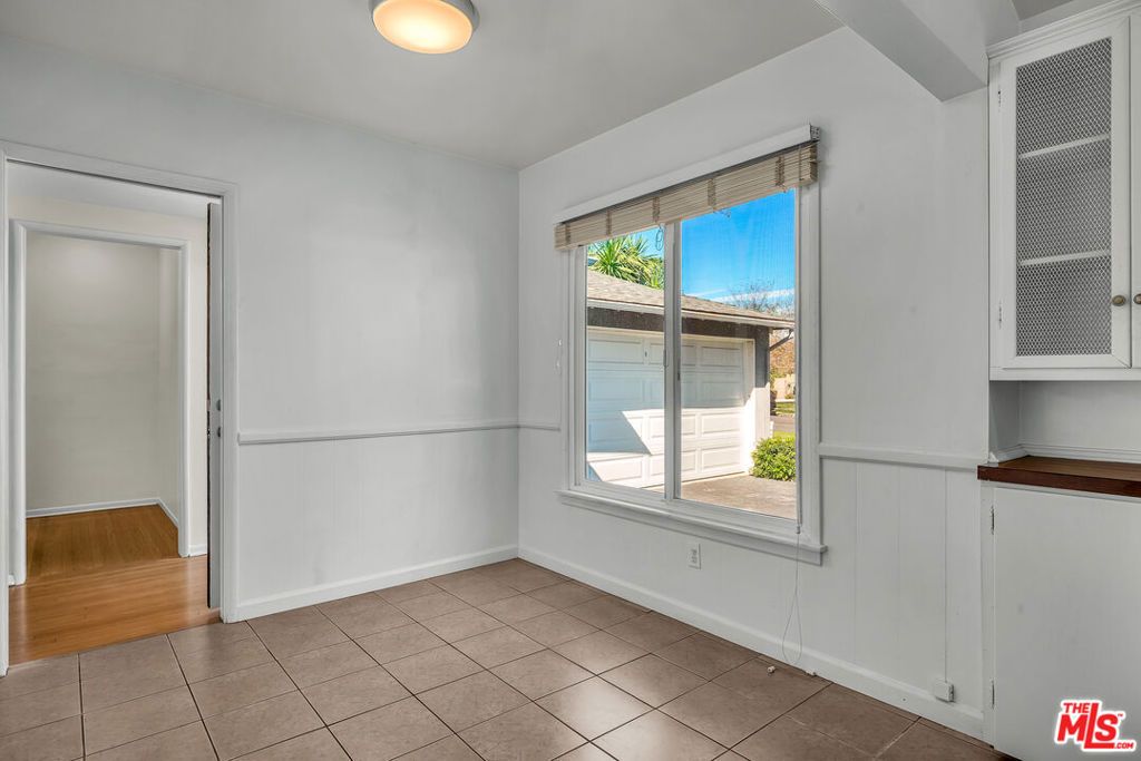 Image 15 of property listing at 13452 Delano Street, Van Nuys, CA 91401