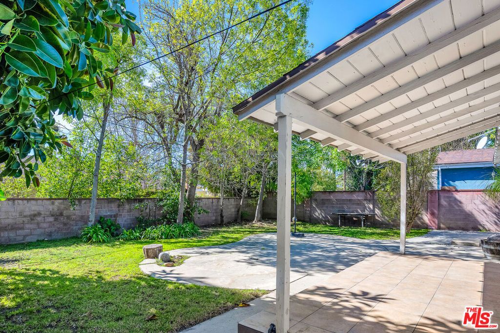 Image 6 of property listing at 13452 Delano Street, Van Nuys, CA 91401