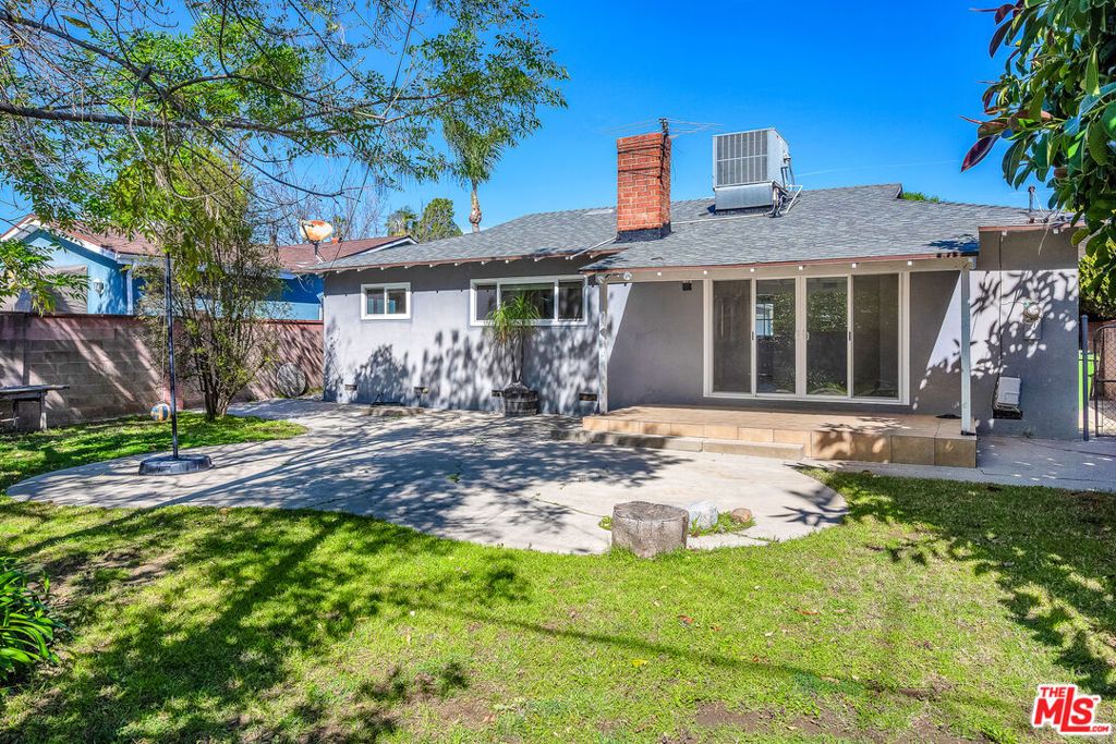Image 9 of property listing at 13452 Delano Street, Van Nuys, CA 91401