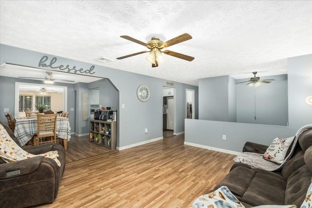 72 Old Derry Road, Londonderry, NH 03053