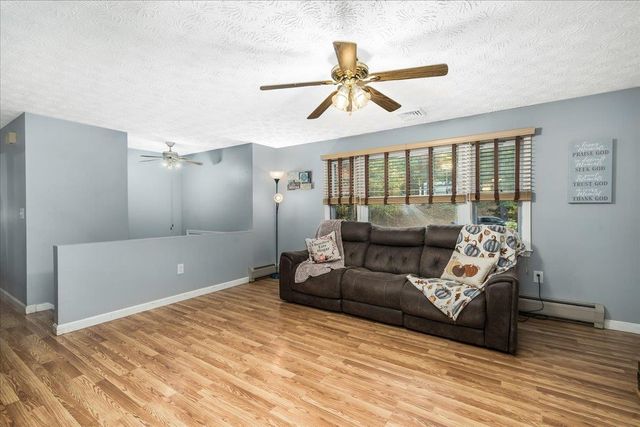 72 Old Derry Road, Londonderry, NH 03053
