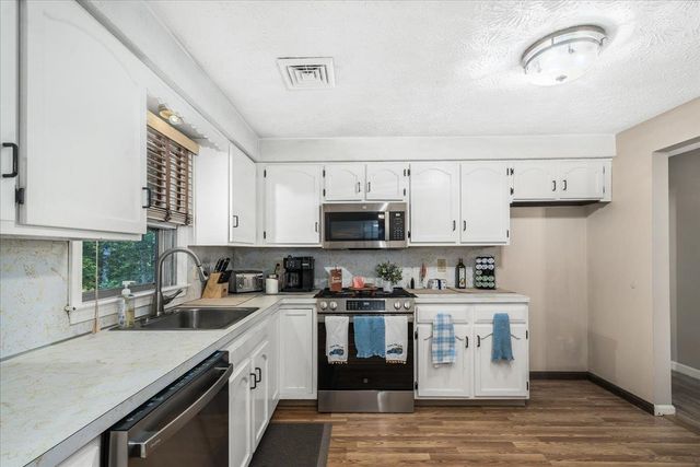 72 Old Derry Road, Londonderry, NH 03053