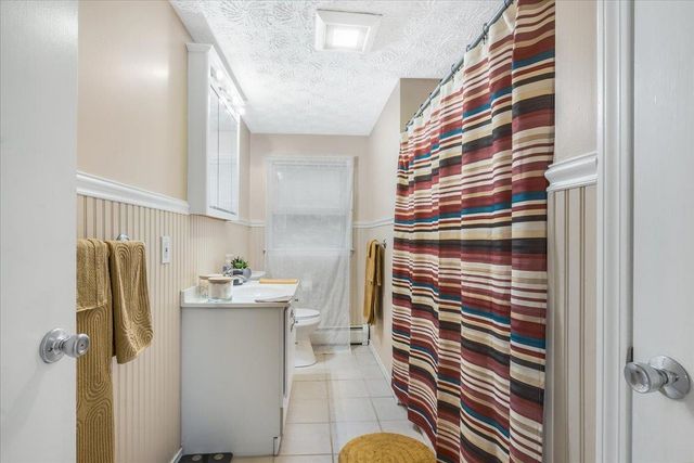72 Old Derry Road, Londonderry, NH 03053