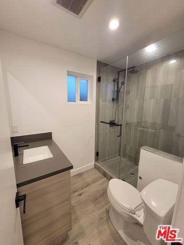 11565 Iowa Avenue, Los Angeles, CA 90025