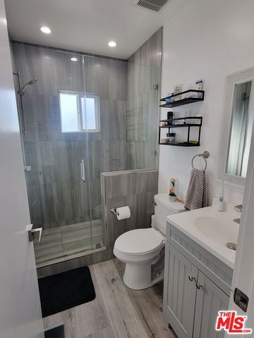 11565 Iowa Avenue, Los Angeles, CA 90025