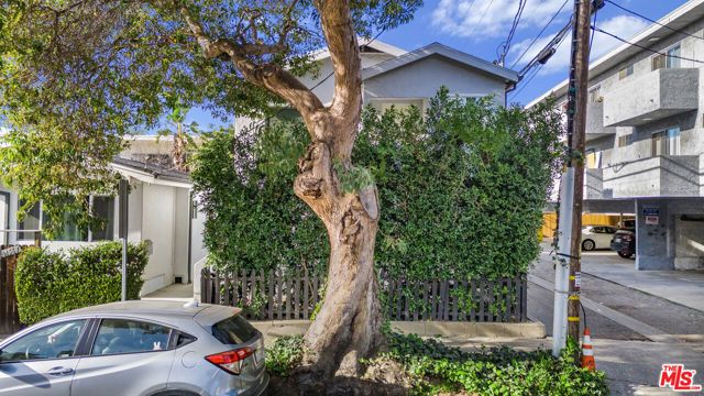 11565 Iowa Avenue, Los Angeles, CA 90025