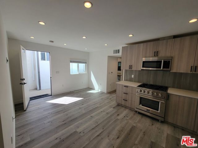 11565 Iowa Avenue, Los Angeles, CA 90025