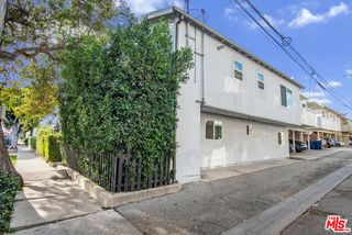 11565 Iowa Avenue, Los Angeles, CA 90025