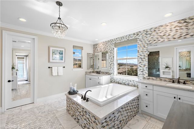 5 Baliza Road, Rancho Mission Viejo, CA 92694