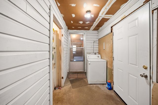 909 S Carlton Street, Ennis, TX 75119