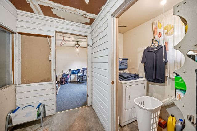 909 S Carlton Street, Ennis, TX 75119