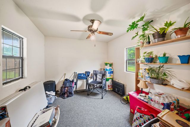 909 S Carlton Street, Ennis, TX 75119