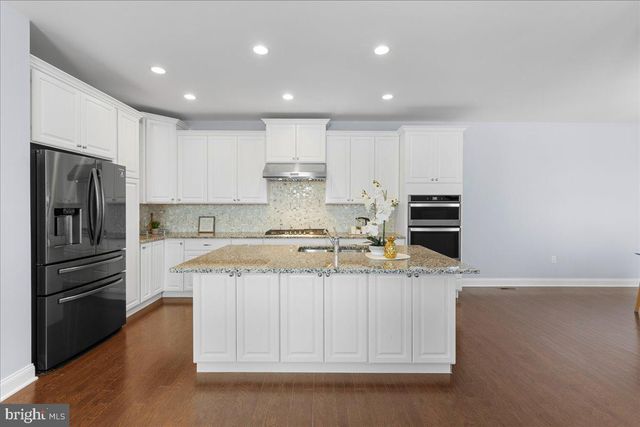 7 MAGPIE LN, Princeton, NJ 08540