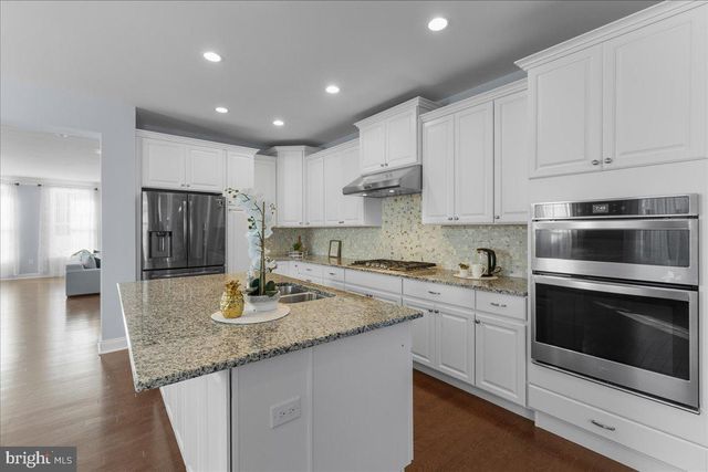 7 MAGPIE LN, Princeton, NJ 08540