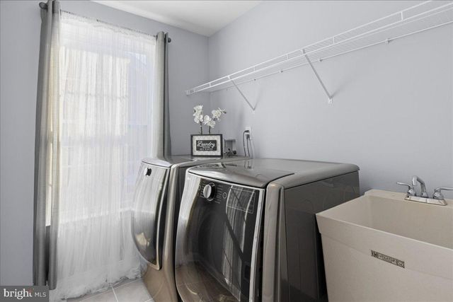 7 MAGPIE LN, Princeton, NJ 08540