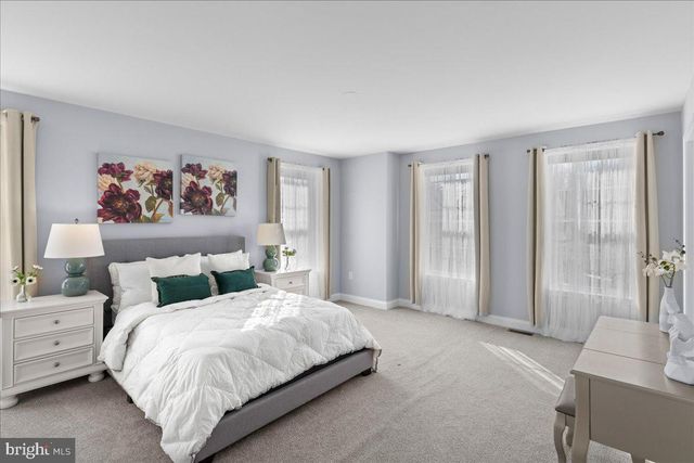 7 MAGPIE LN, Princeton, NJ 08540