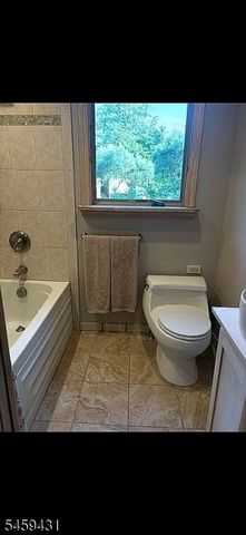 10 Balchen Way, Rockaway Twp., NJ 07866
