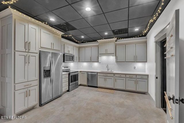 1671 Golf Lane, Livingston, TN 38570