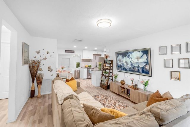 425 S CANDLER AVENUE, Orlando, FL 32835