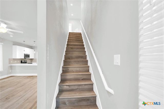 400 Shady Bluff Drive, Wimberley, TX 78676