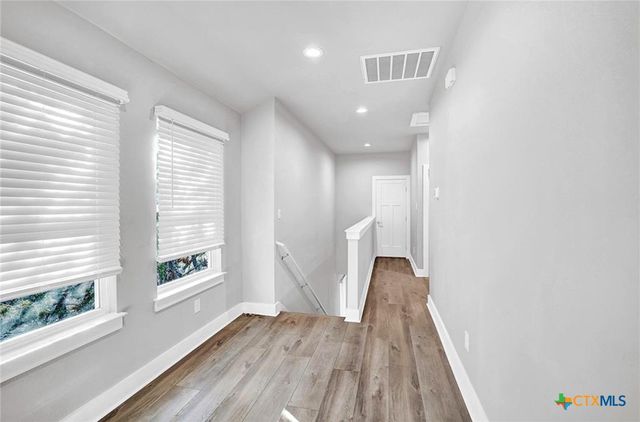 400 Shady Bluff Drive, Wimberley, TX 78676