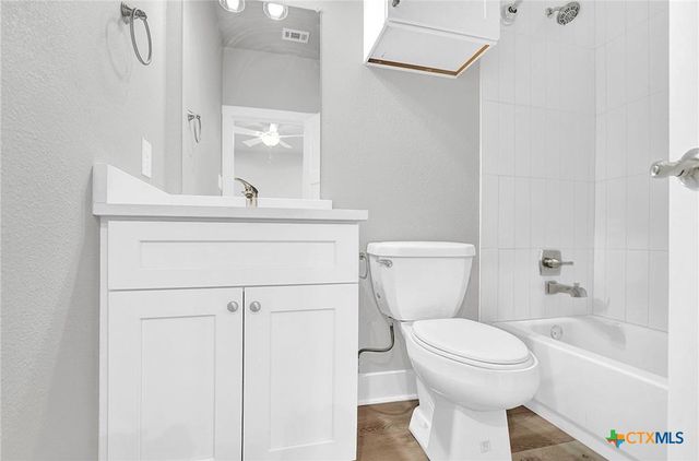 400 Shady Bluff Drive, Wimberley, TX 78676