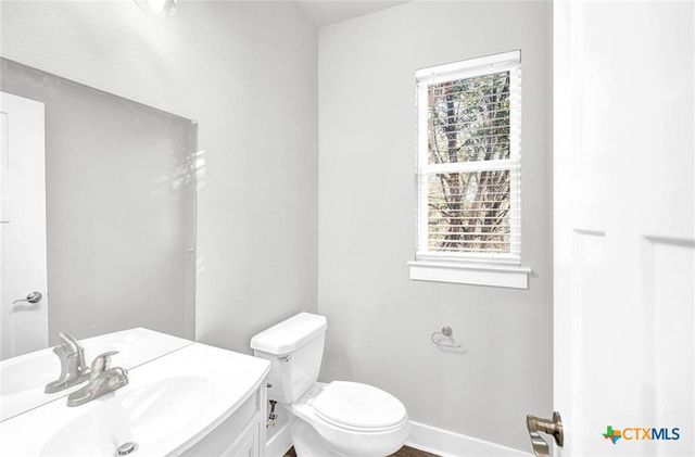 400 Shady Bluff Drive, Wimberley, TX 78676