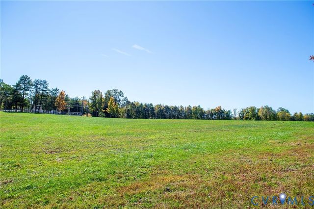 6316 Fredericksburg Tpke, Woodford, VA 22580