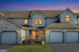 2696 FAIRWAY DR #2696, York, PA 17402