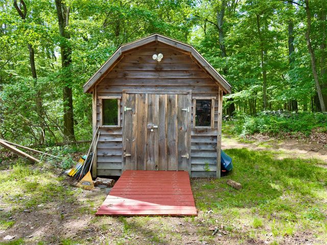 15 Forest Drive, Hyde Park, NY 12538