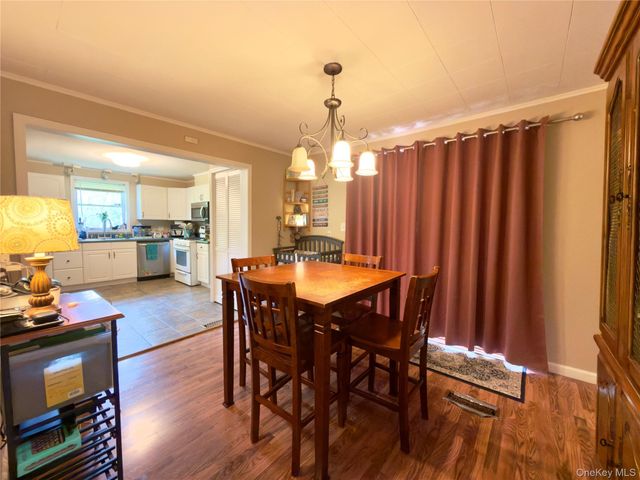 15 Forest Drive, Hyde Park, NY 12538