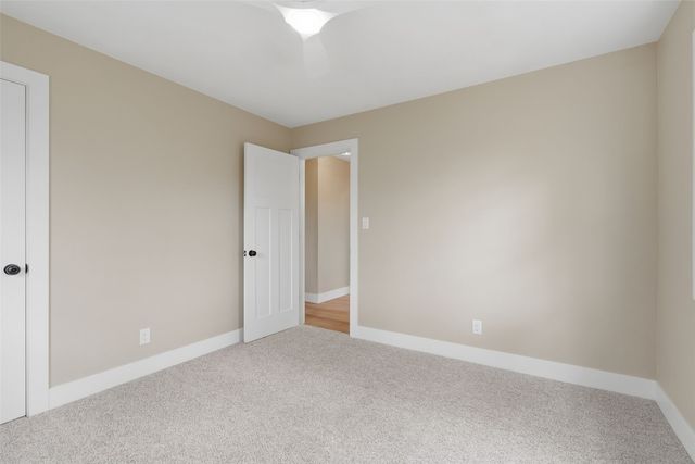 1033 Rolling Glen Drive, Marion, IA 52302