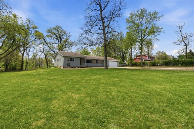 1033 Rolling Glen Drive, Marion, IA 52302