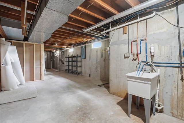 1033 Rolling Glen Drive, Marion, IA 52302