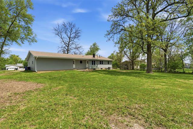 1033 Rolling Glen Drive, Marion, IA 52302