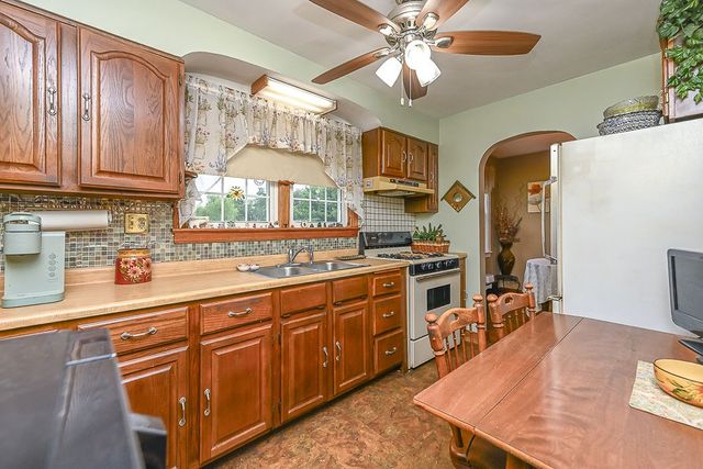 4515 Tuscarawas Rd, Brighton Twp, PA 15009