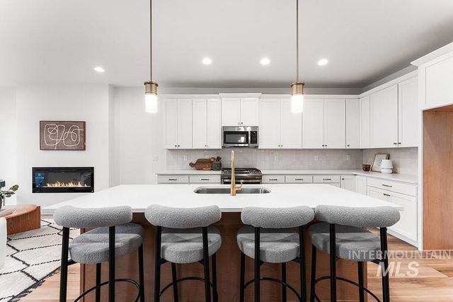 450 E Presidio Ln The Destin, Eagle, ID 83616